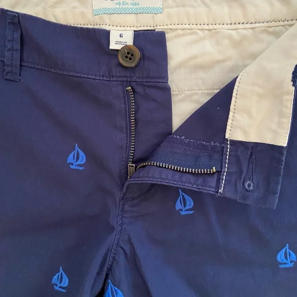 Old Navy Everyday Shorts, Mid-Rise Cotton Nautical Embroidered Chino Shorts Sz 6 - Picture 3 of 5
